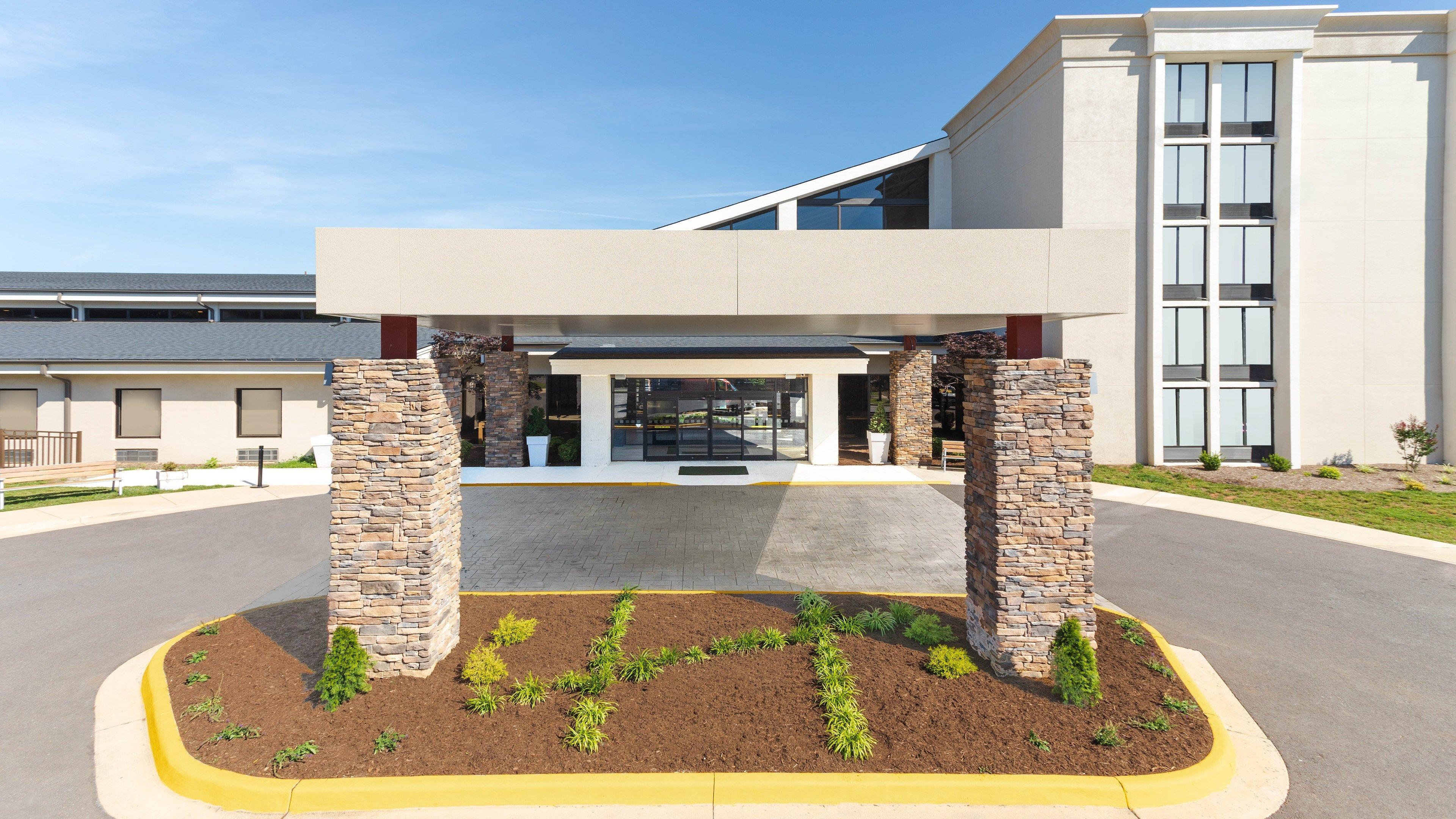 Holiday Inn Roanoke Airport - Conference Ctr By Ihg Exterior foto