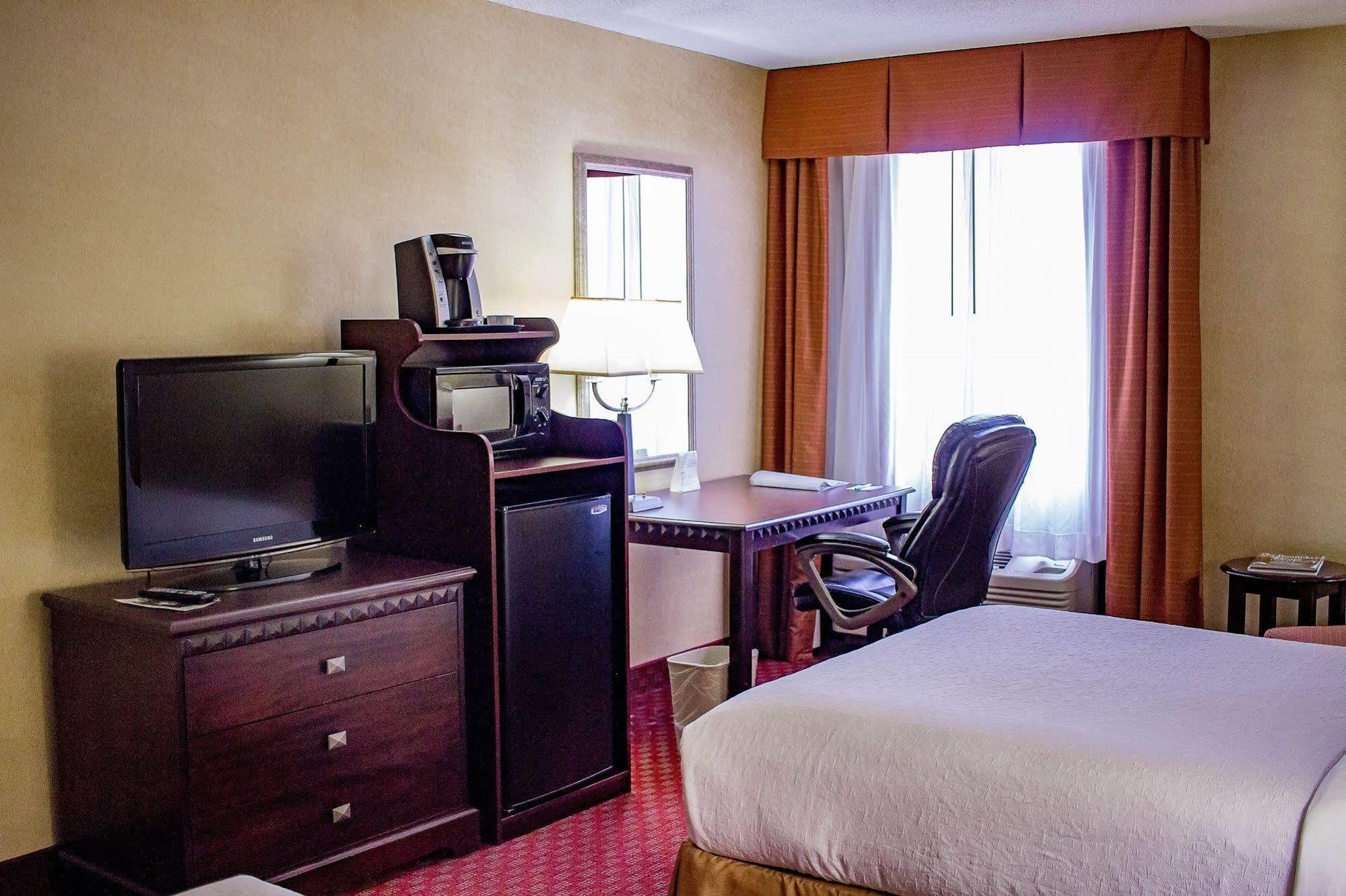 Holiday Inn Roanoke Airport - Conference Ctr By Ihg Exterior foto